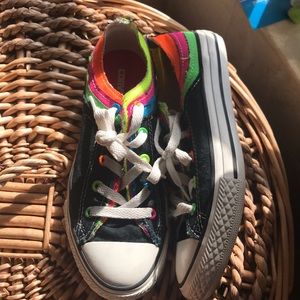 Super cute all star neon converse! (no refunds)